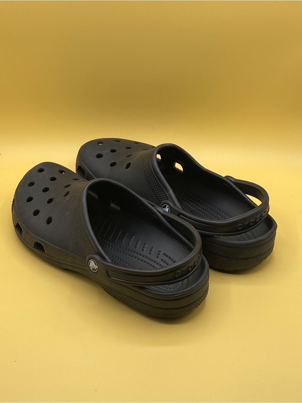 CROCS Classic Black Vented Clog - Picture 3 of 4